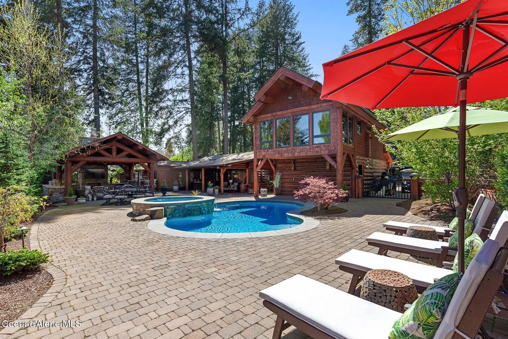 10314 N Fir Ln, Hayden Lake