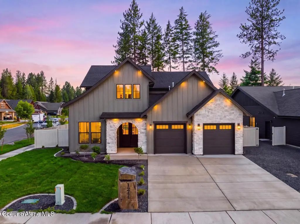 1244 E Sleeping Deer Ave, Hayden