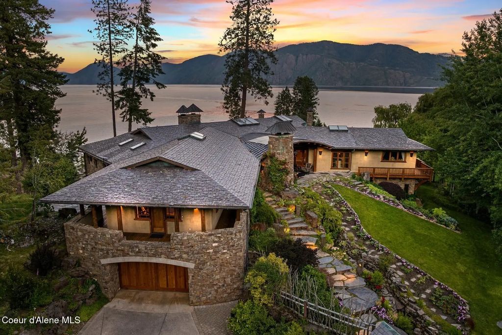 552 Loch Haven, Sagle
