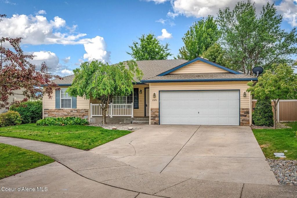 2570 N Sparrow Lp, Post Falls