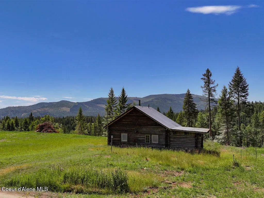 560 Terry Trl, Priest River