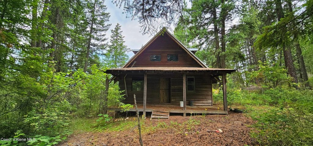 1754 Giles Connection Rd, Bonners Ferry