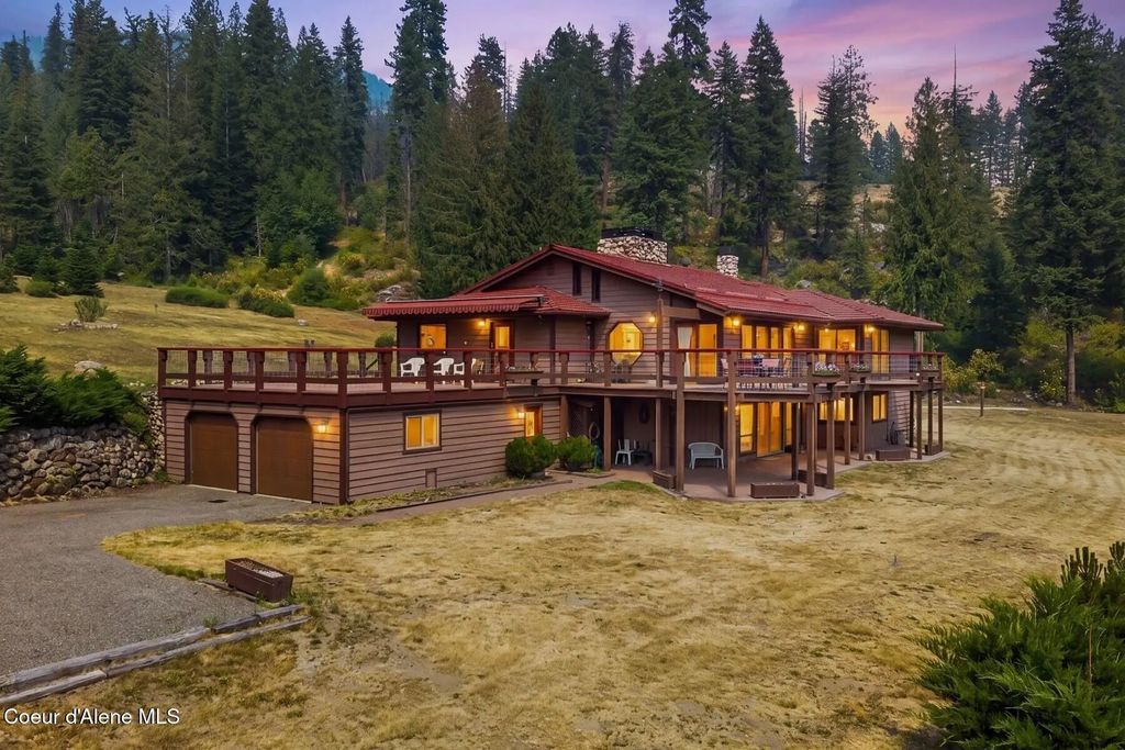 887 Blue Lake Rd, Priest River
