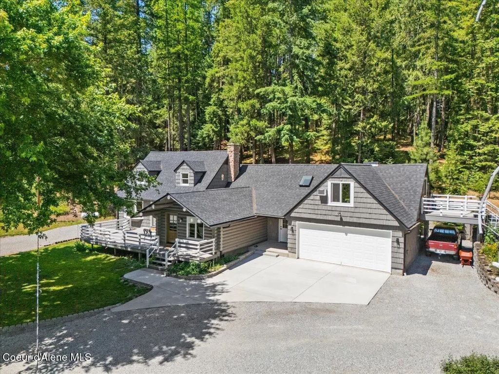 5393/5397 S Stach Rd, Coeur d'Alene