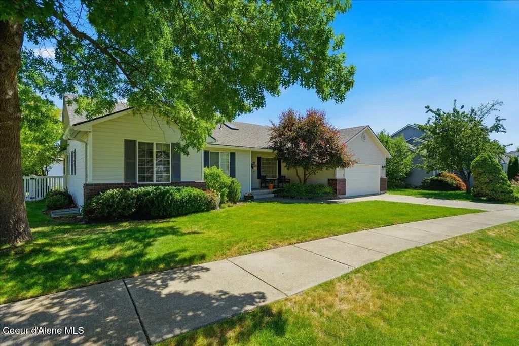 2860 N Top Flight Dr, Post Falls