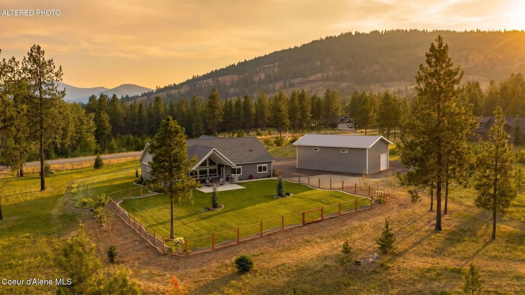23816 N Citadel Rd, Rathdrum