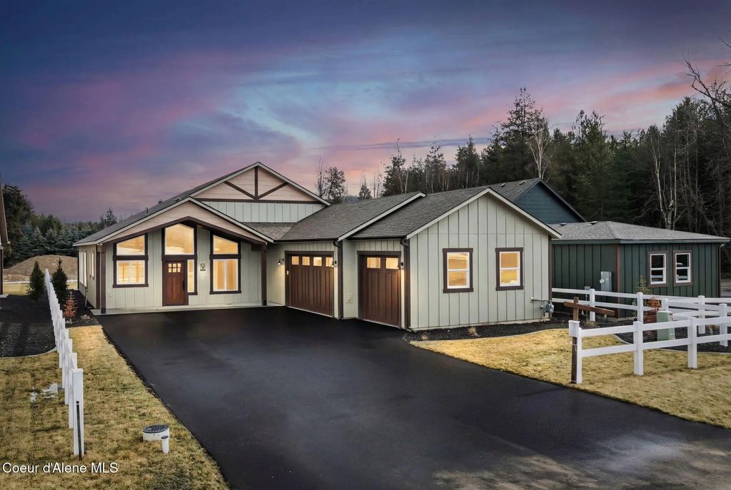 105 Backtrack Rd, Sandpoint