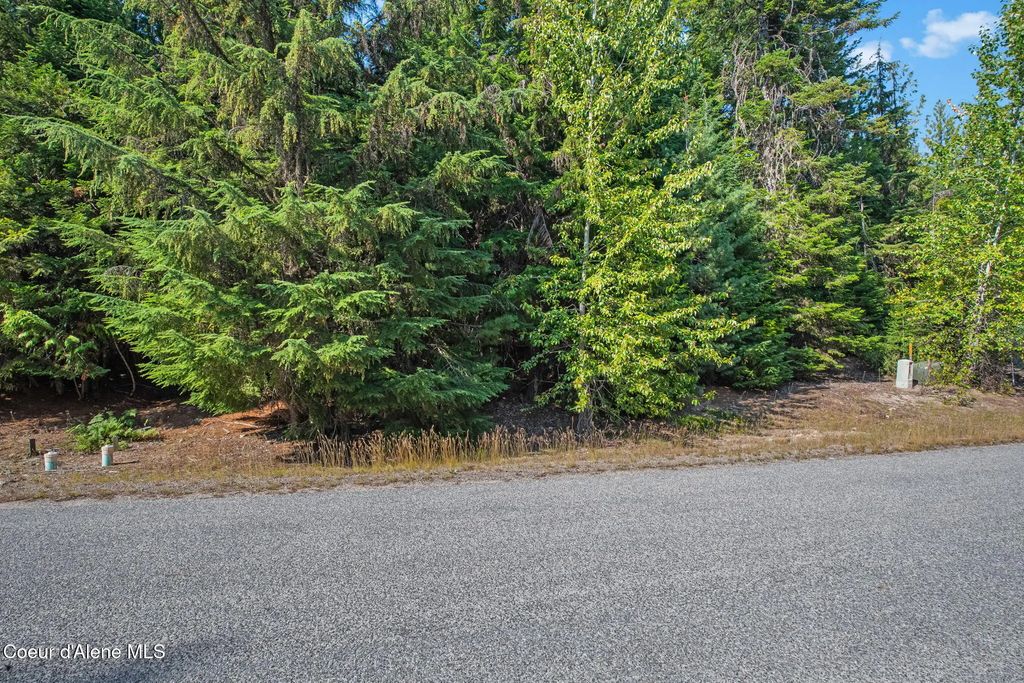 775 Fairway Dr, Priest Lake