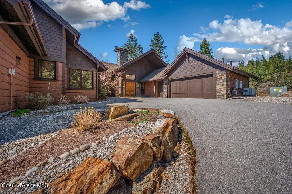 1028 S Idaho Club Dr, Sandpoint