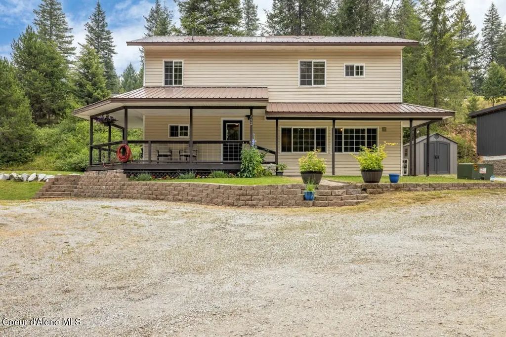 652 Diamond Dr, Newport