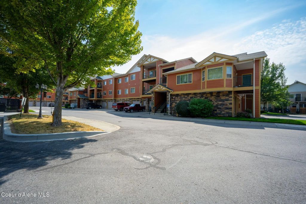 6630 N Spurwing Loop #102, Coeur d'Alene