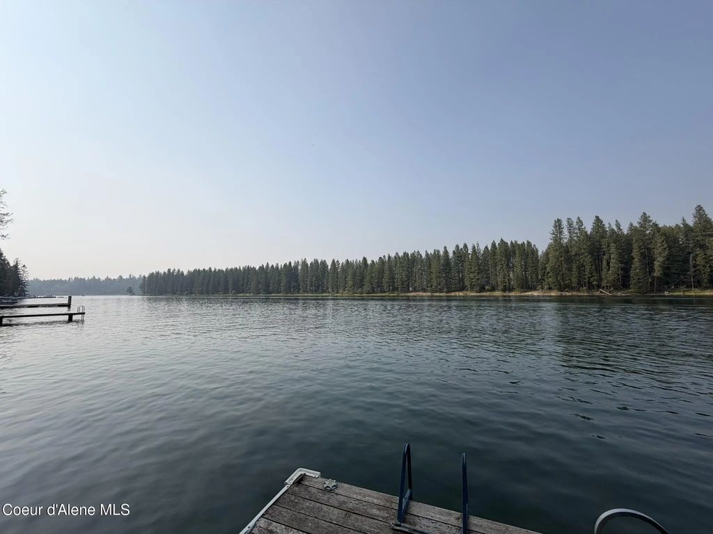 210 Cottonwood Ln, Priest River