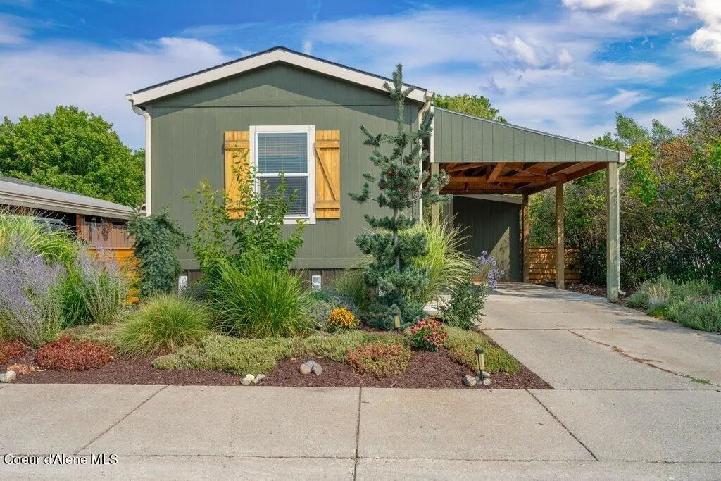 1671 W Essex Ct, Coeur d'Alene