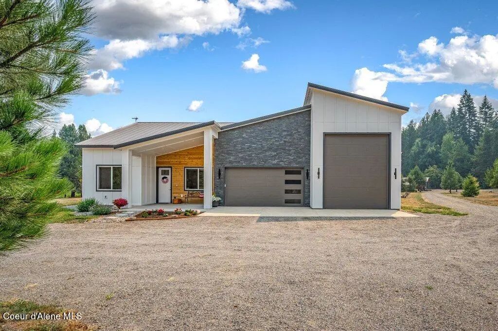 125 Ferry Rd, Sagle