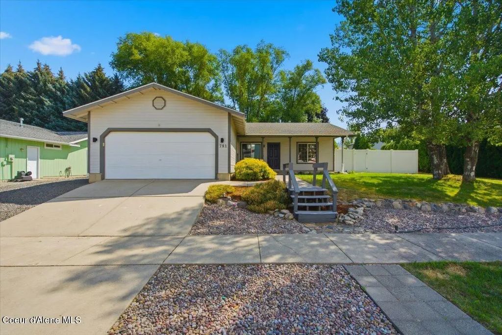 781 S Pleasant View Rd, Post Falls