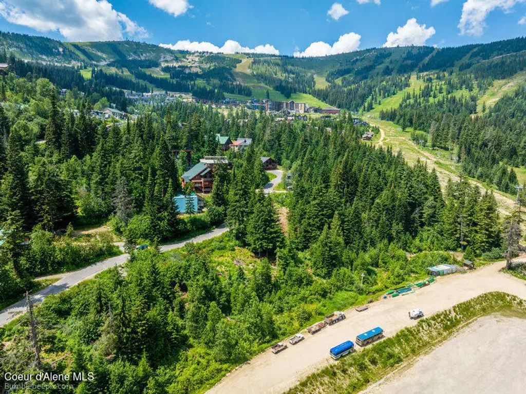 614 Telemark Rd, Sandpoint