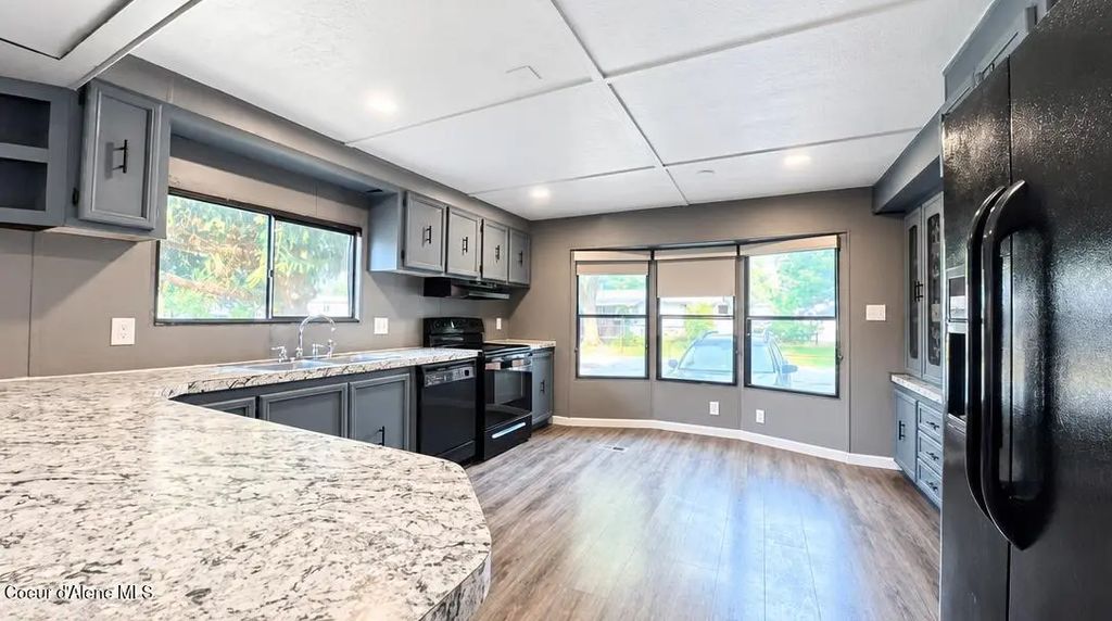 8765 W Park Loop 98, Rathdrum