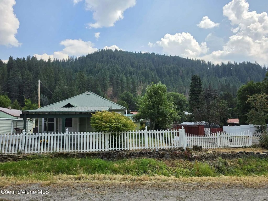 102 & 104 Markwell Ave, Silverton
