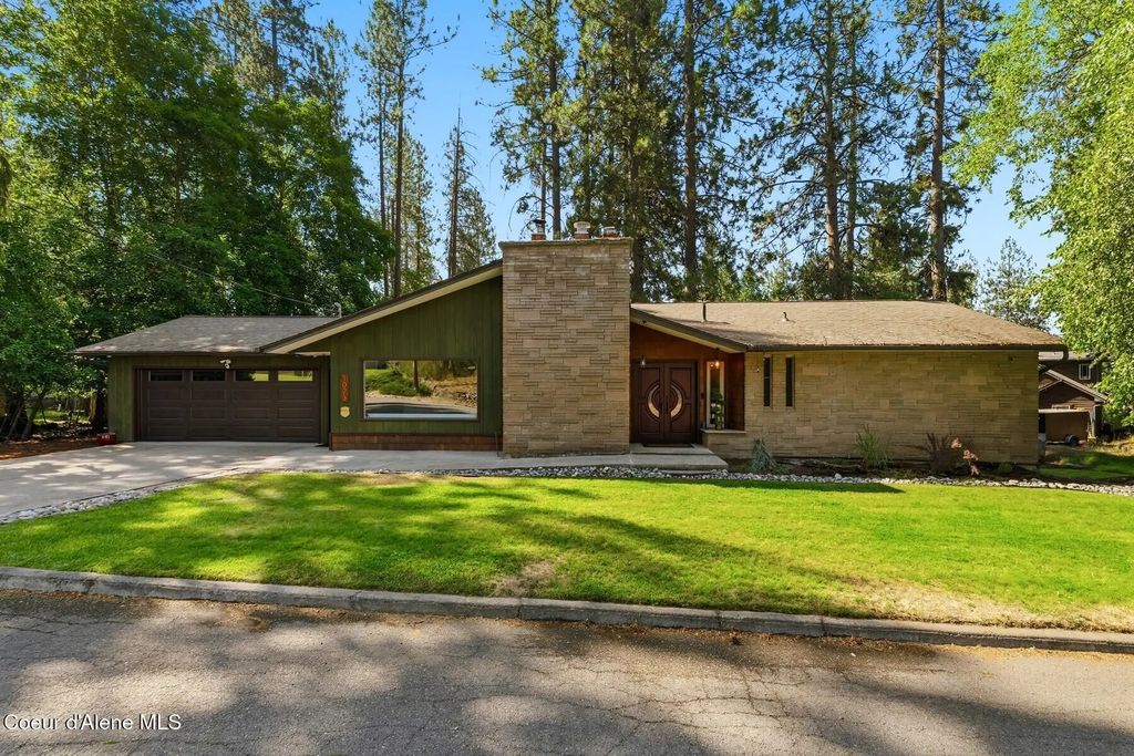 1023 N Crestline Dr, Coeur d'Alene