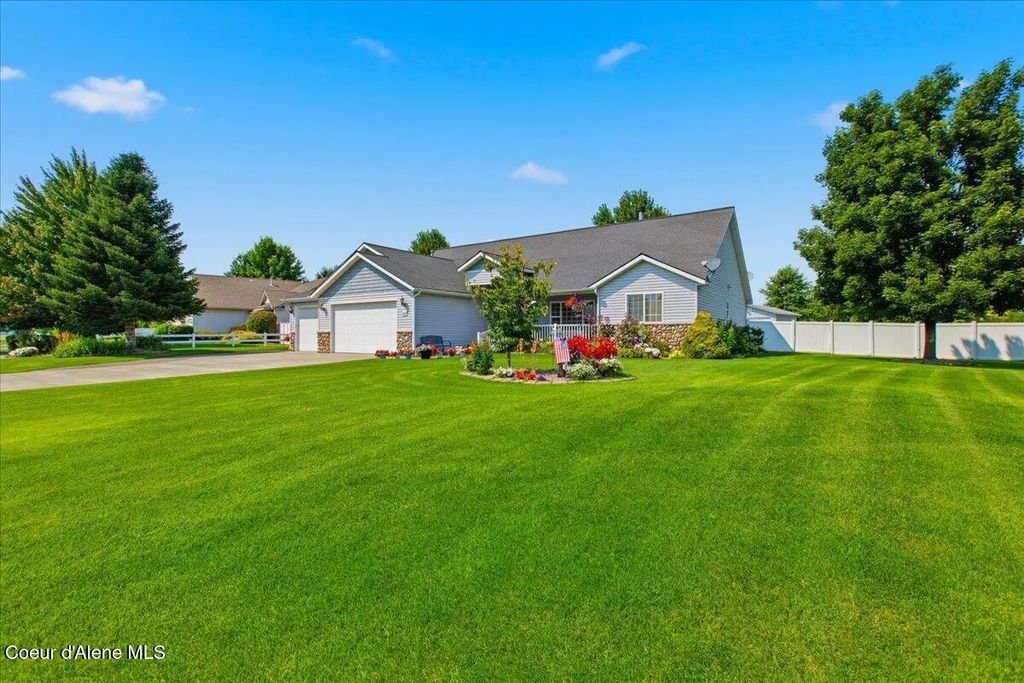 1999 W Heavenly Star Ct, Post Falls