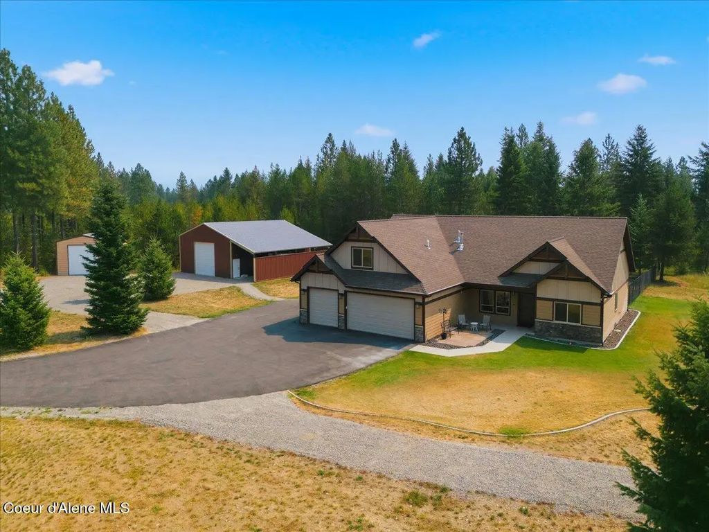 22262 N Massif Rd, Rathdrum