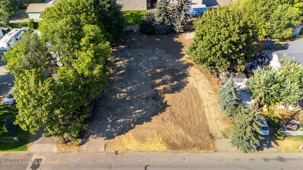 225 W Haycraft Ave, Coeur d'Alene