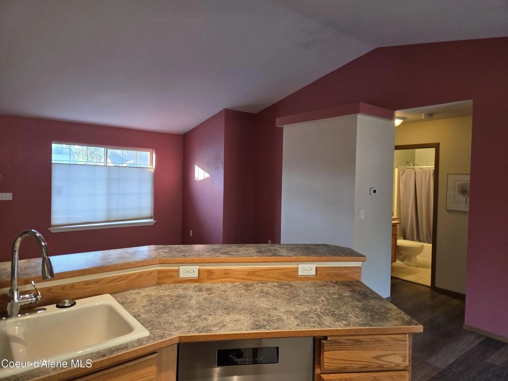 6649 W Basswood Dr, Rathdrum