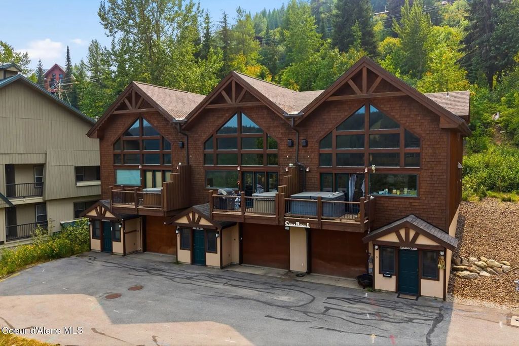 8 Snowghost Rd, Sandpoint