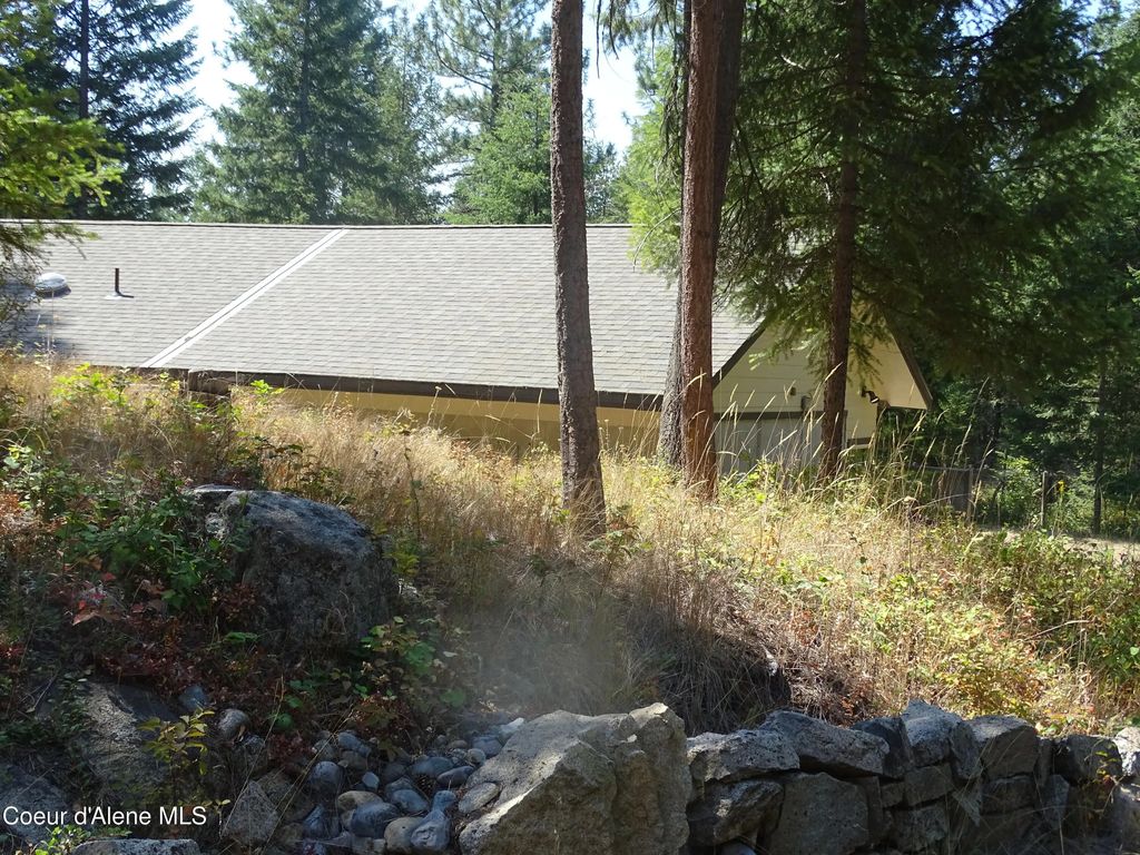 239 Bear Track Ln, Athol