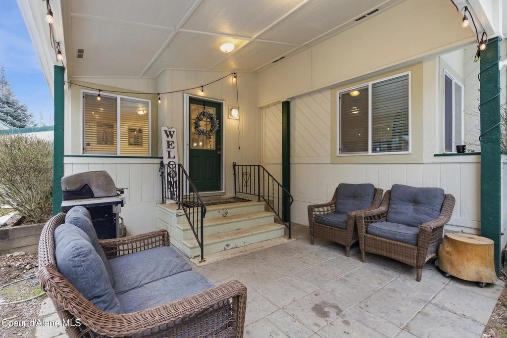 16020 E 5th St, Bayview