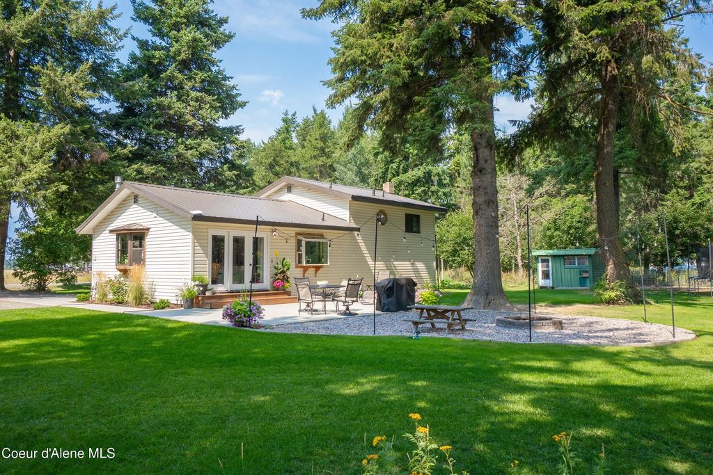 391 Day Break Rd, Bonners Ferry