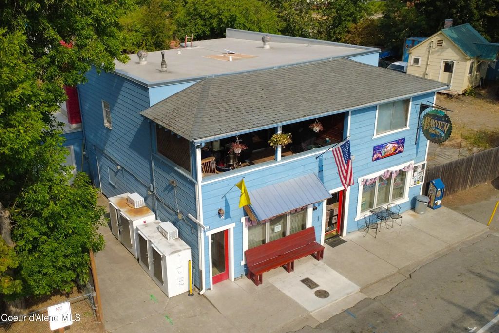 34135 N Main St, Bayview