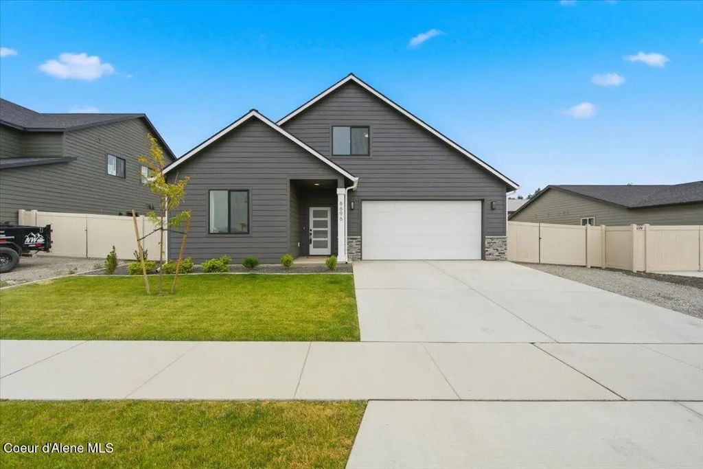 6696 W Portrush Dr, Rathdrum