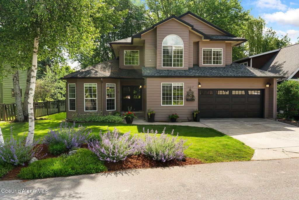 1407 Mathison Dr, Sandpoint