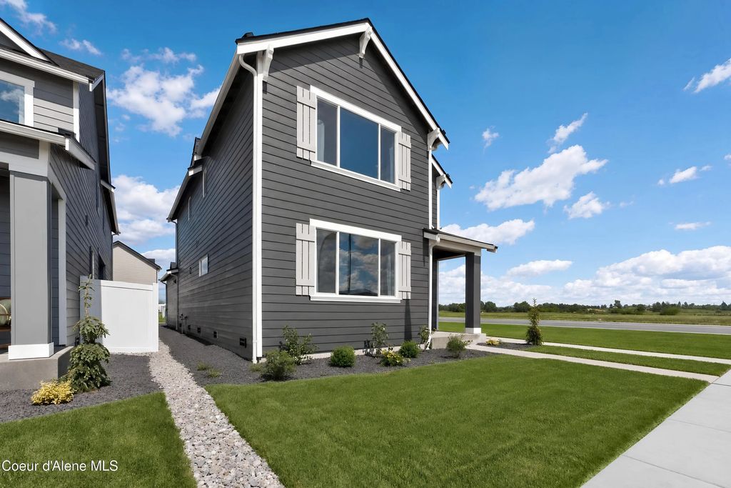 9270 N Spokane St, Post Falls