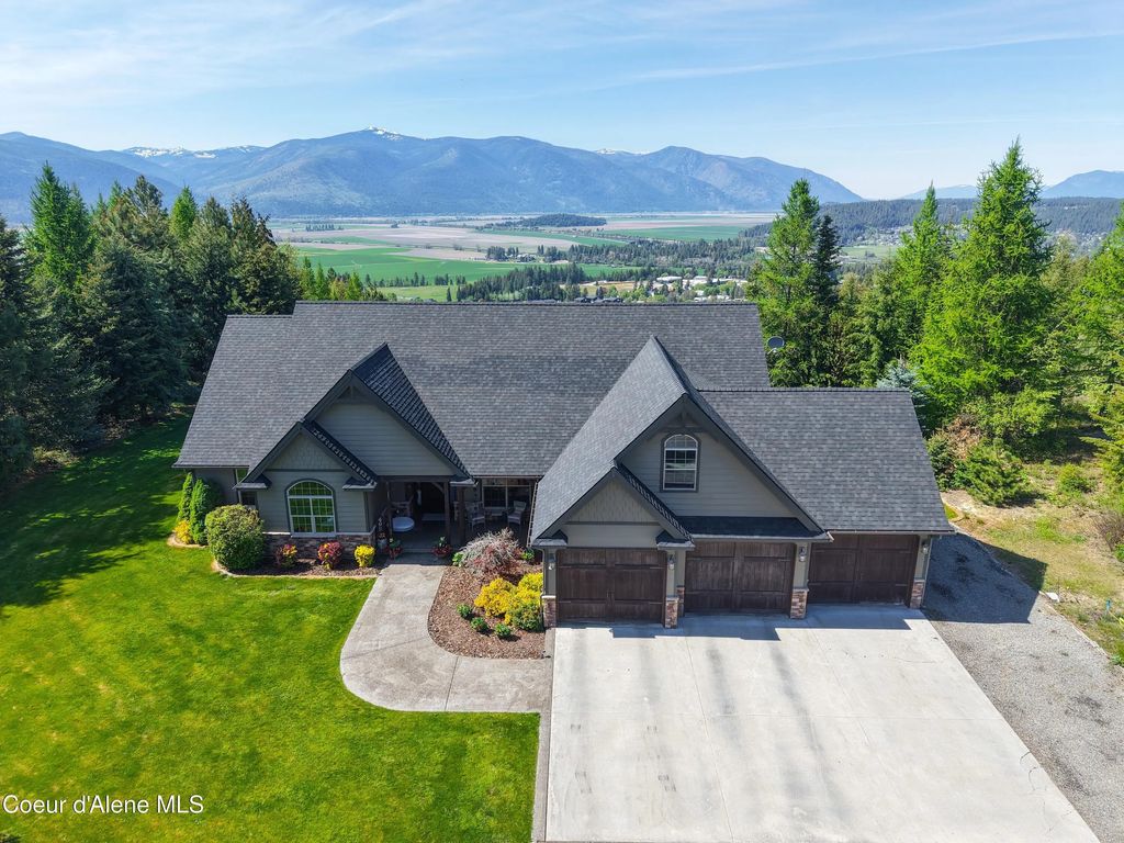 493 Scenic Dr, Bonners Ferry