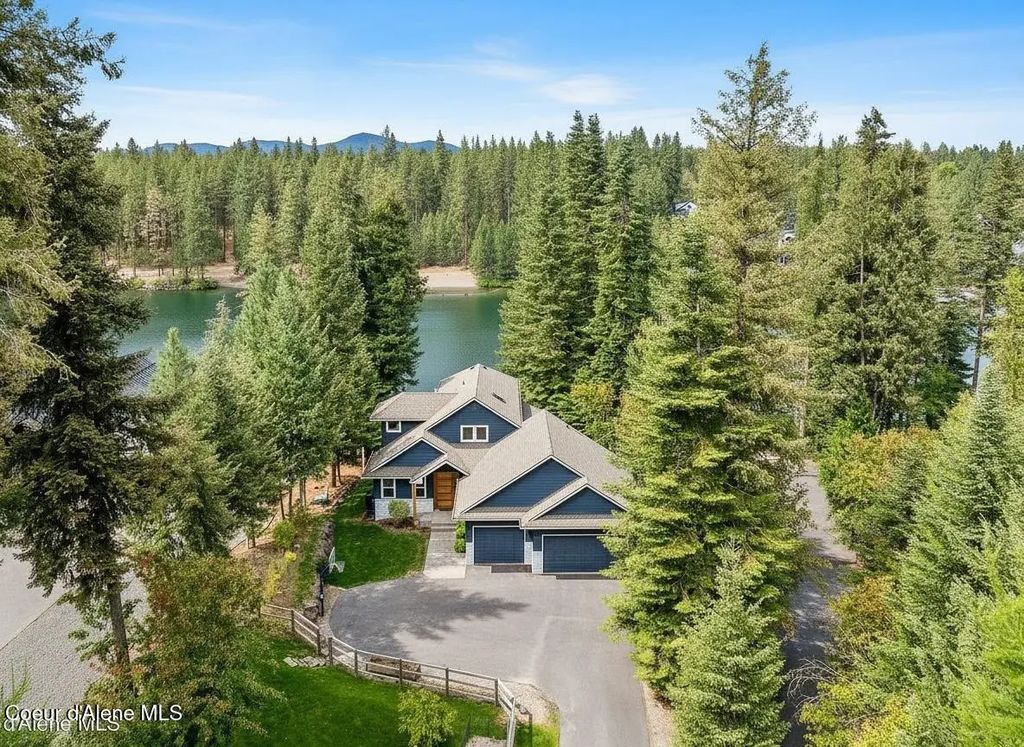 8895 W Riverview Dr, Coeur d'Alene
