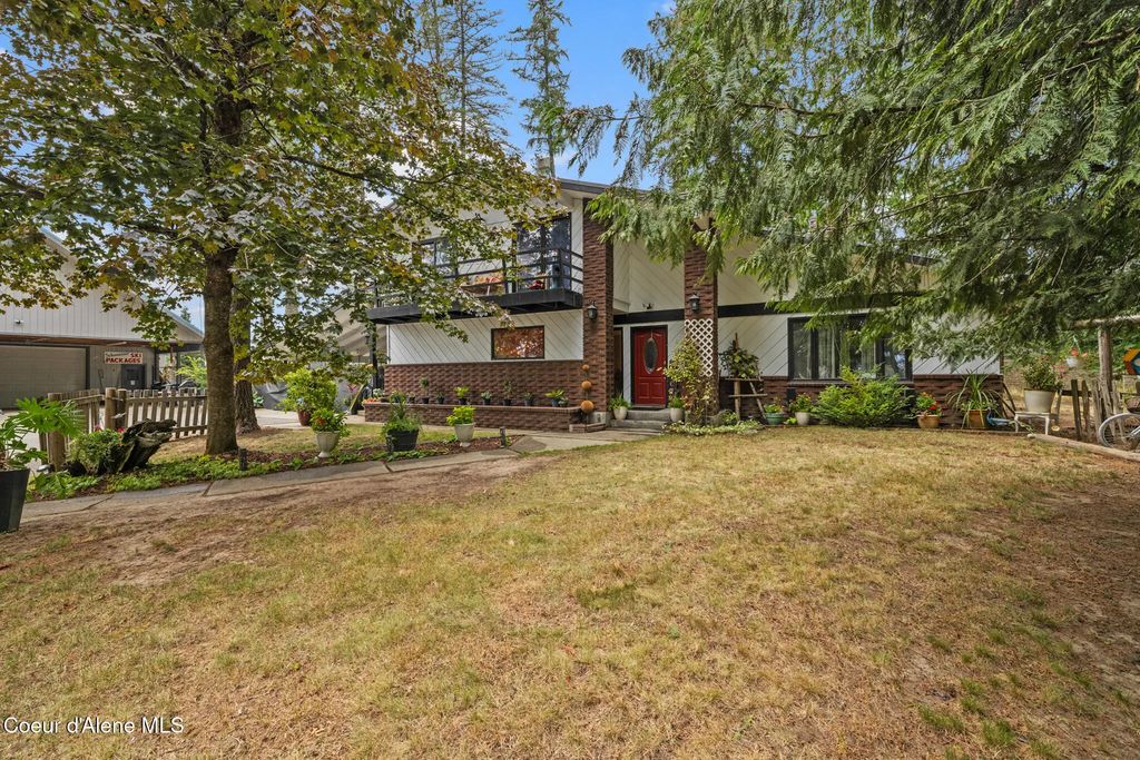 405 Schweitzer Cutoff Rd, Sandpoint