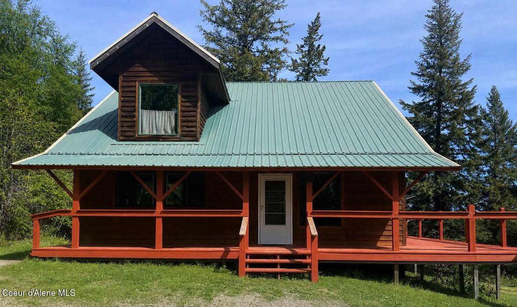 1684 Lions Den Rd, Bonners Ferry
