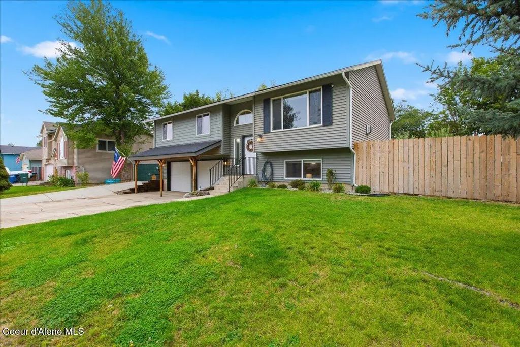 1006 N Adkins Dr, Post Falls