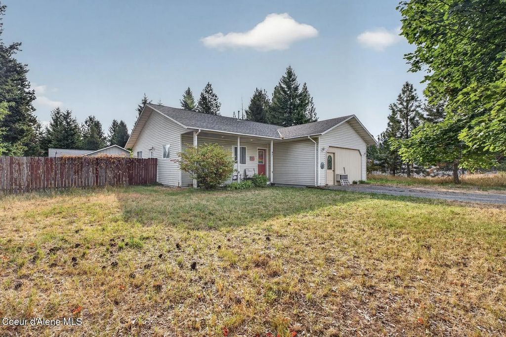 97 N Division St, Moyie Springs