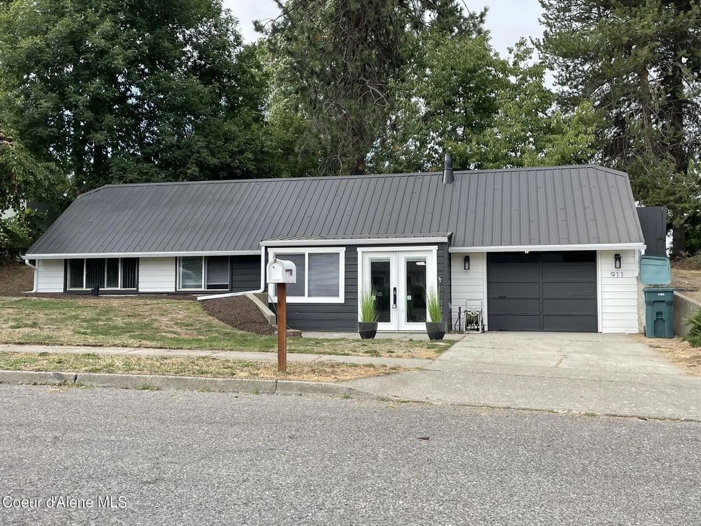 911 E Woolsey Dr, Coeur d'Alene