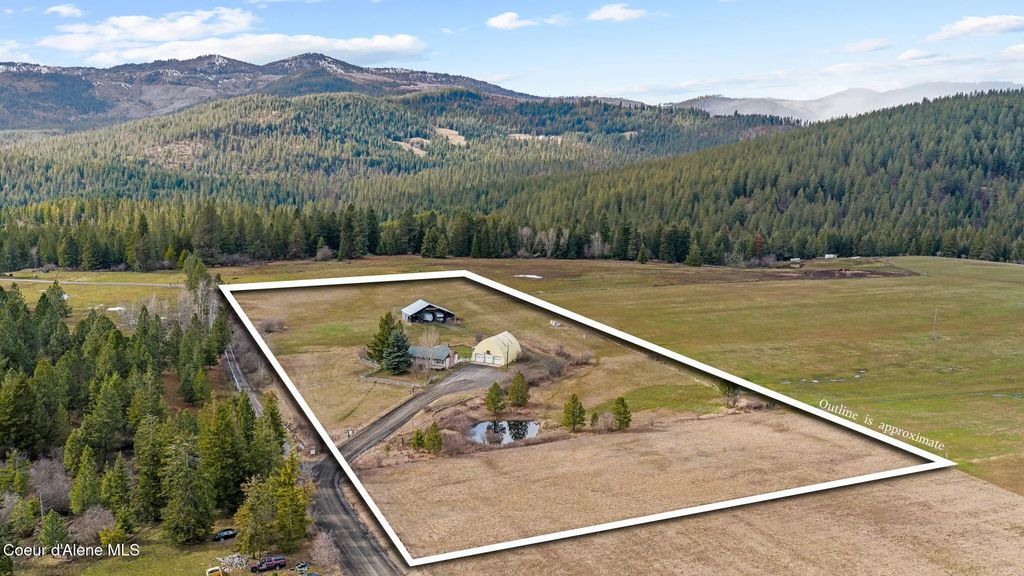 8827 W Carnie Rd, Coeur d'Alene
