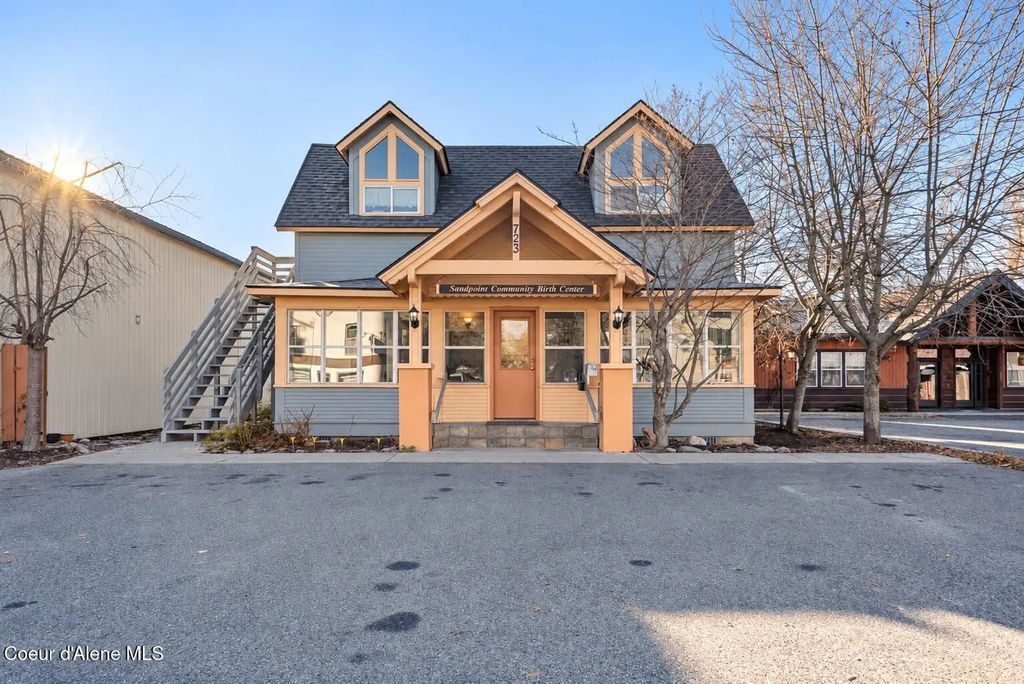 723 Pine St, Sandpoint