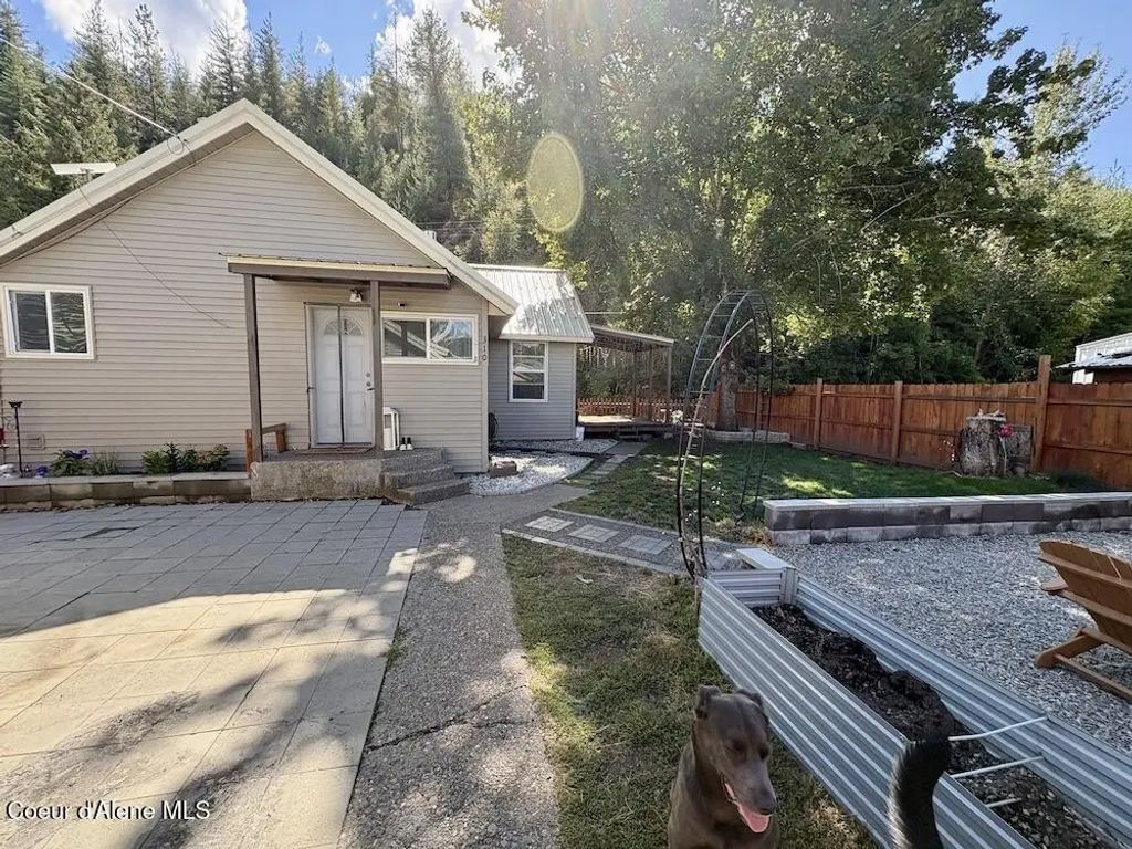 310 Hill St, Smelterville