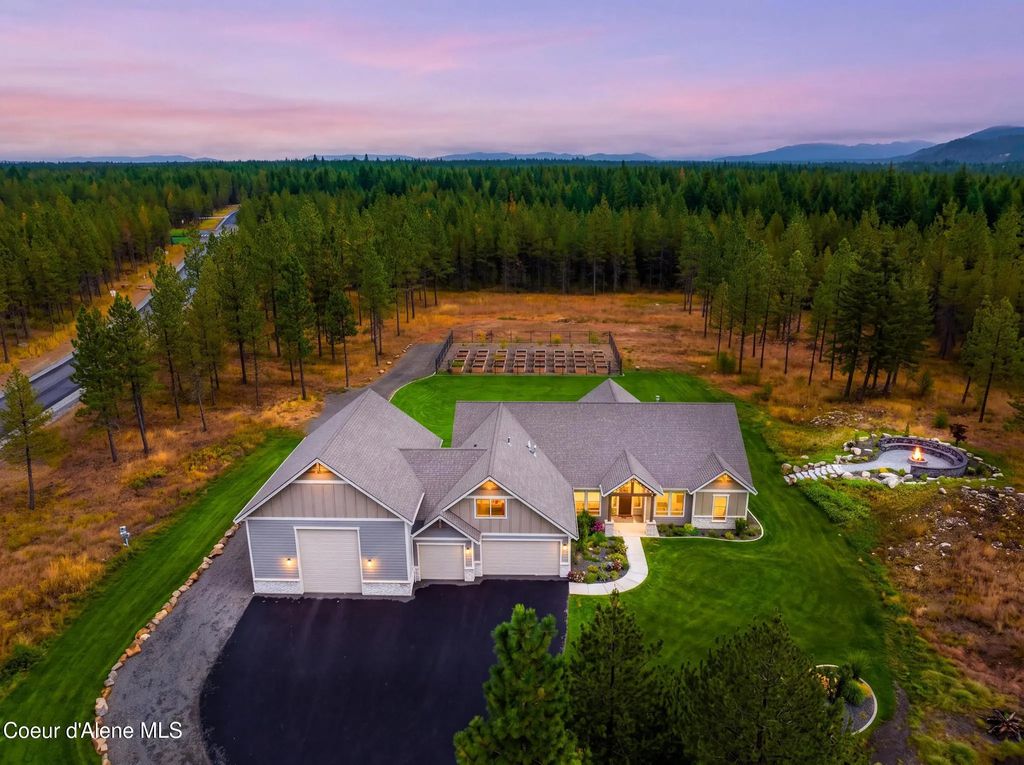 22388 N Hollow Top Rd, Rathdrum