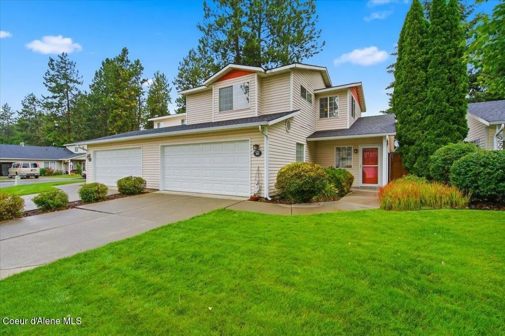 217 E Knotty Pine Ln, Coeur d'Alene