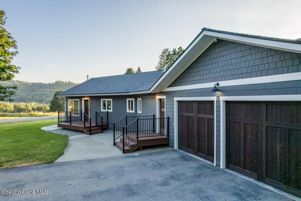7077 Funkhouser St, Bonners Ferry