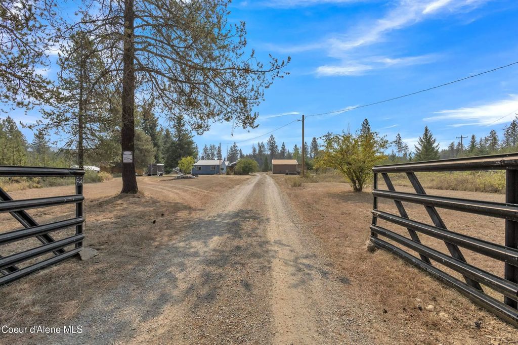 396 Wakena Ln, Priest River