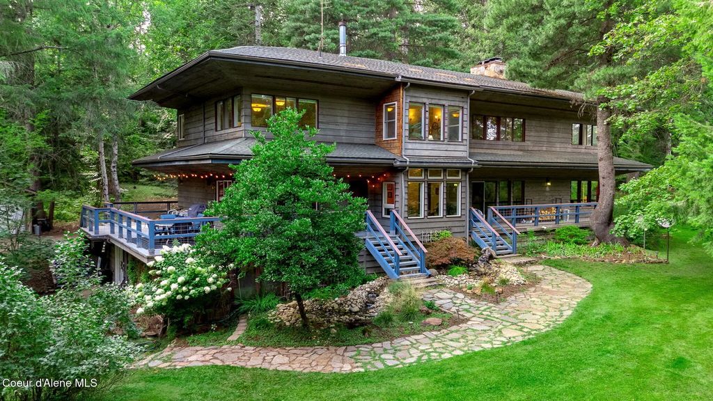 2298 Selkirk Rd, Sandpoint